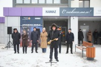 «КАМАЗ» передал ключи от очередных арендных квартир работникам компании